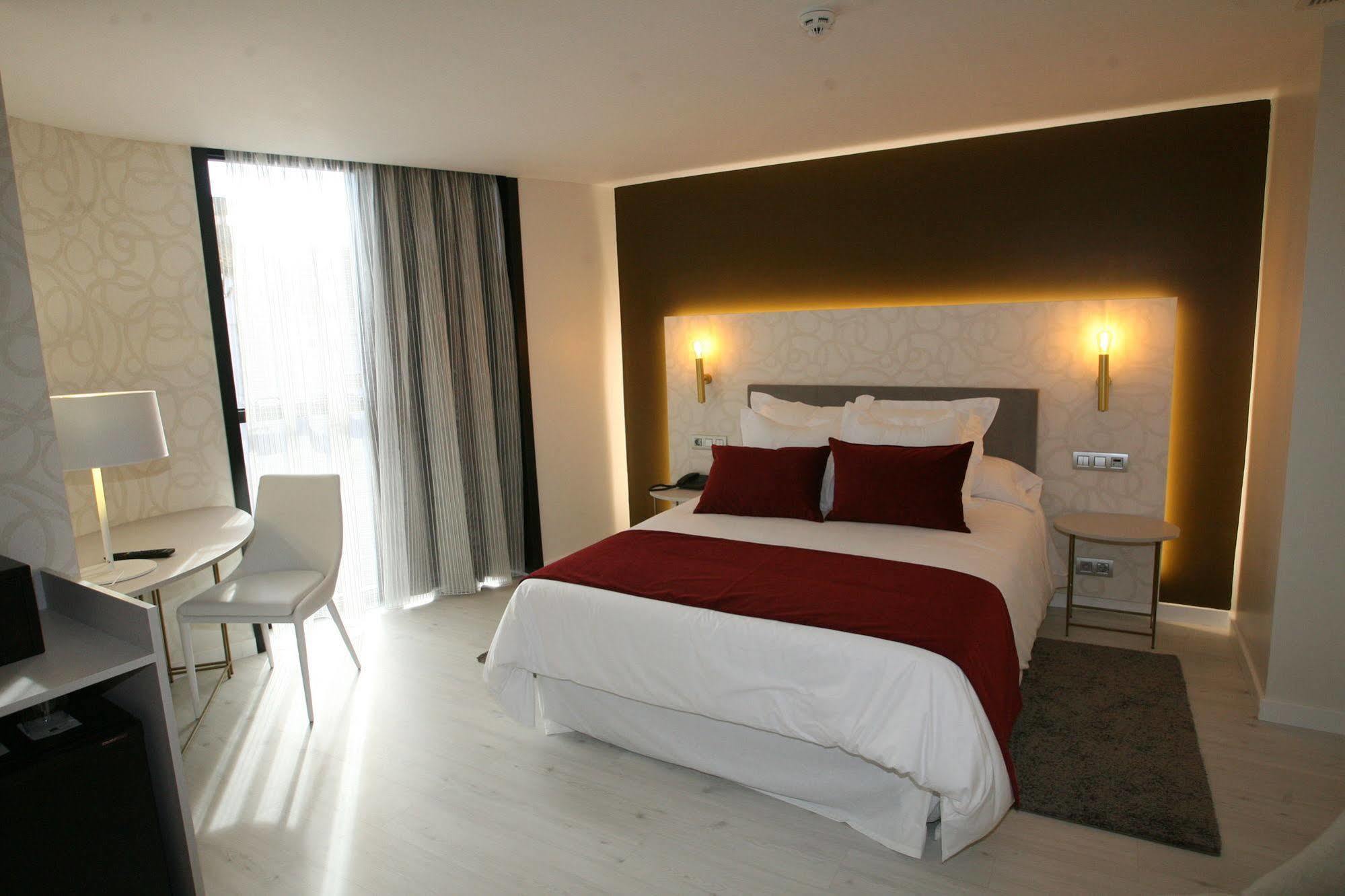 Hotel Cardenal Монфорте-де-Лемос Экстерьер фото